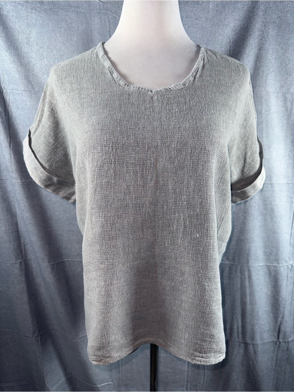 2504-Tempo Paris Light Gray Short-Sleeve Textured Top